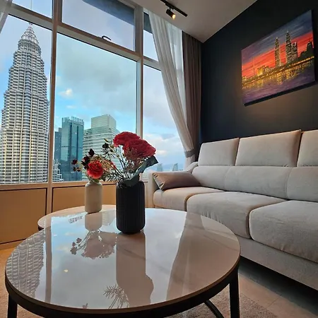 Sky Suites Klcc Level 58, 600Mbps Wifi - 2R Plus 1Bb